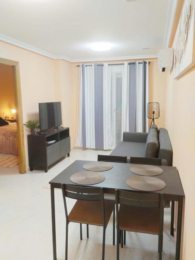 Torrevieja 2 Bedroom Holiday Apartment 外观 照片